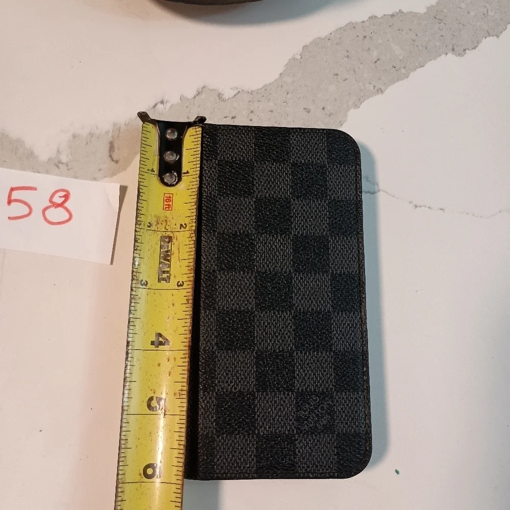 Authentic LOUIS VUITTON Damier iPhone Case black Folio Brand New
